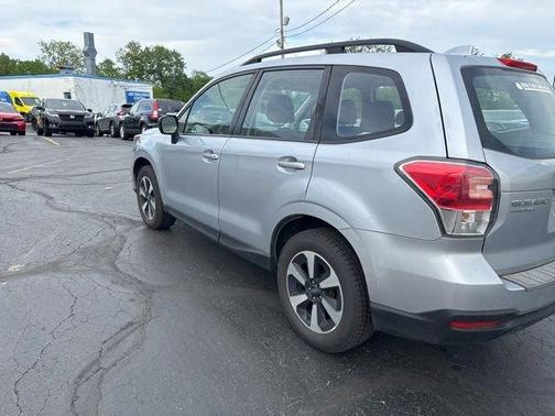 Ice Silver Metallic 2018 Subaru Forester 2.5i