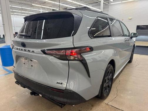 2025 Toyota Sienna Woodland Edition