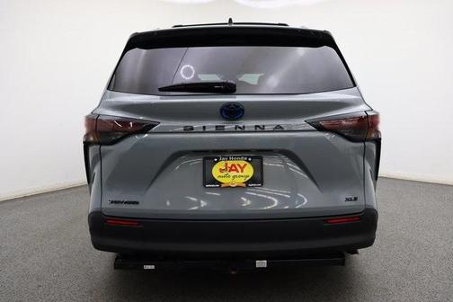 2025 Toyota Sienna XSE