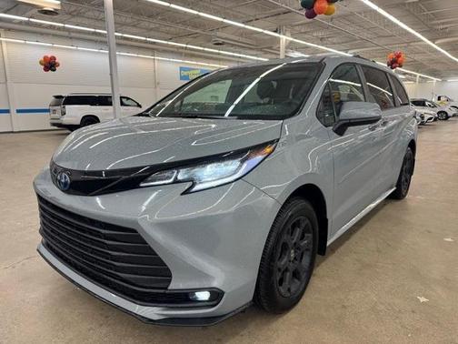 2025 Toyota Sienna Woodland Edition