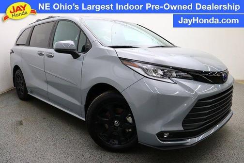 2025 Toyota Sienna XSE