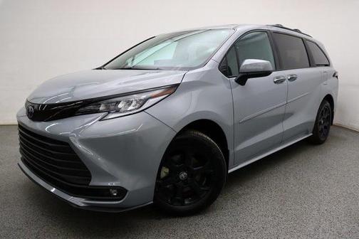 2025 Toyota Sienna XSE