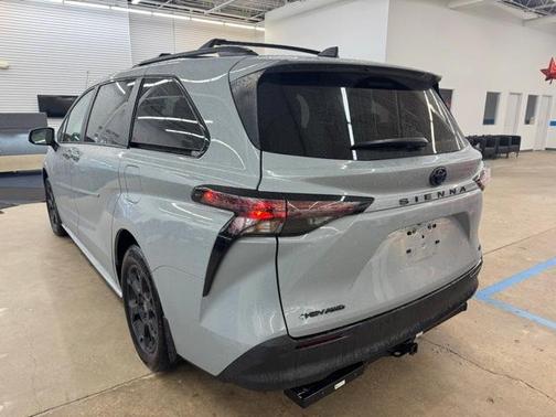 2025 Toyota Sienna Woodland Edition