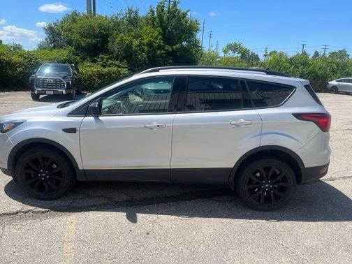 Ingot Silver 2019 Ford Escape SE