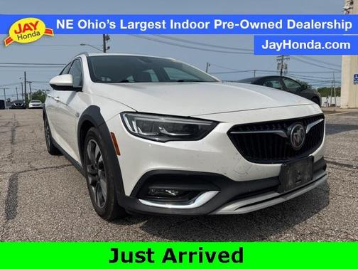 2018 Buick Regal TourX Essence