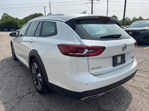 2018 Buick Regal TourX Essence
