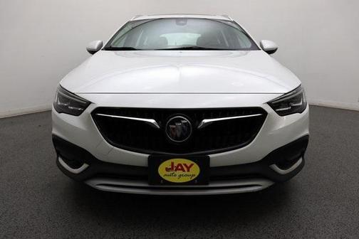 2018 Buick Regal TourX Essence