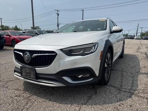 2018 Buick Regal TourX Essence