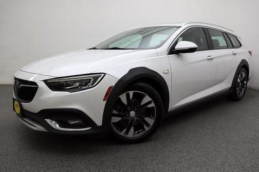 2018 Buick Regal TourX Essence