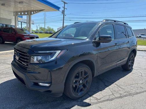 Crystal Black Pearl 2024 Honda Passport Black Edition