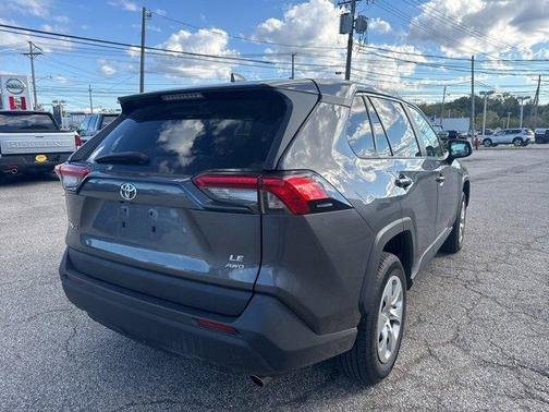 2022 Toyota RAV4 LE