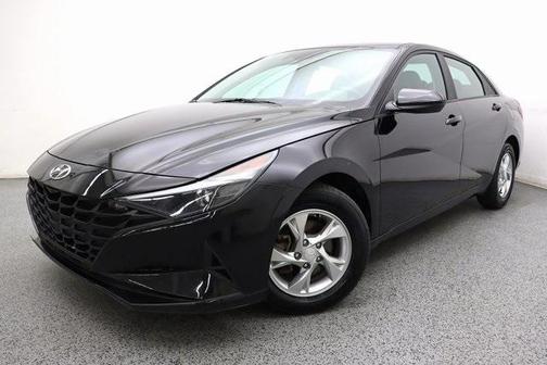 2022 Hyundai ELANTRA SE