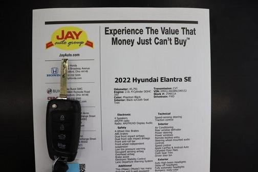2022 Hyundai ELANTRA SE