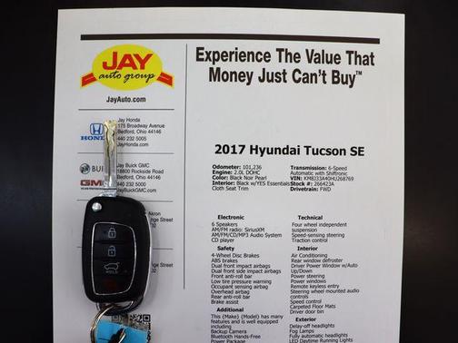 Black Noir Pearl 2017 Hyundai TUCSON SE