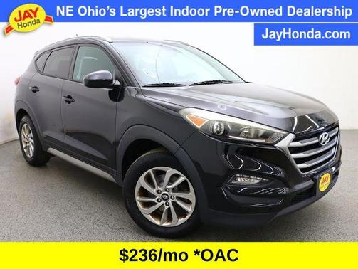 Black Noir Pearl 2017 Hyundai TUCSON SE