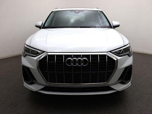 Glacier White Metallic 2023 Audi Q3 45 S line Premium