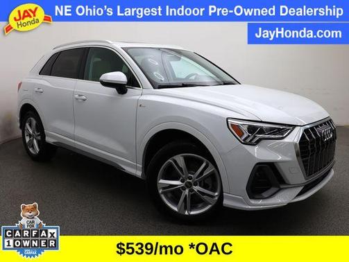 Glacier White Metallic 2023 Audi Q3 45 S line Premium