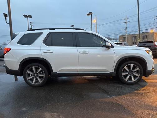 2023 Honda Pilot Touring