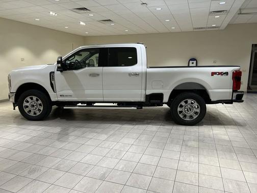 Star White Metallic Tri-Coat 2026 Ford F-250 Lariat