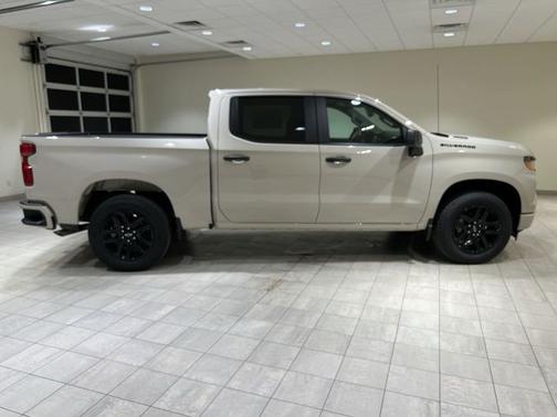 White Sands 2026 Chevrolet Silverado 1500 Custom