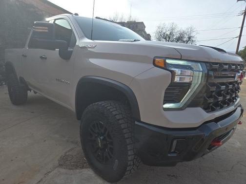 2026 Chevrolet Silverado 2500 ZR2