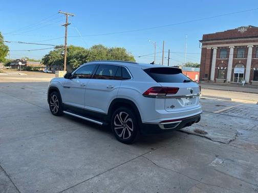 White 2021 Volkswagen Atlas Cross Sport 3.6L V6 SEL Premium