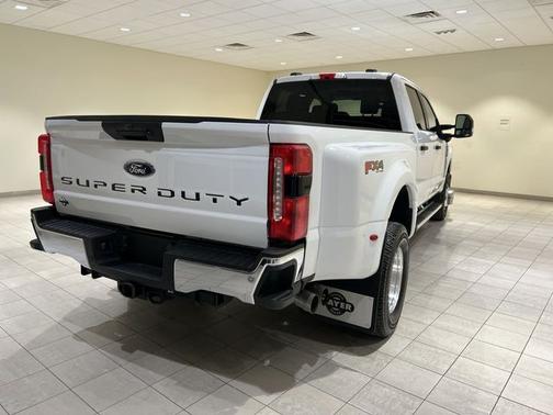Oxford White 2025 Ford F-350 XLT