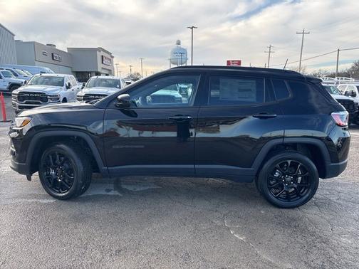 Diamond Black Crystal Pearlcoat 2026 Jeep Compass Latitude