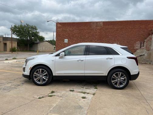 Crystal White Tri-Coat 2026 Cadillac XT5 Premium Luxury