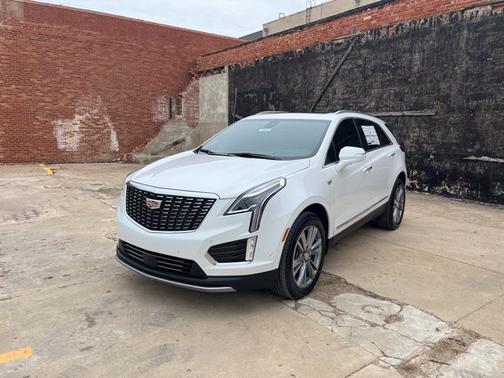 Crystal White Tricoat 2026 Cadillac XT5 Premium Luxury