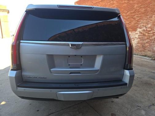 2016 Cadillac Escalade Luxury