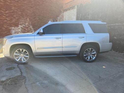 2016 Cadillac Escalade Luxury