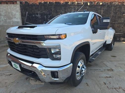 2025 Chevrolet Silverado 3500 LT