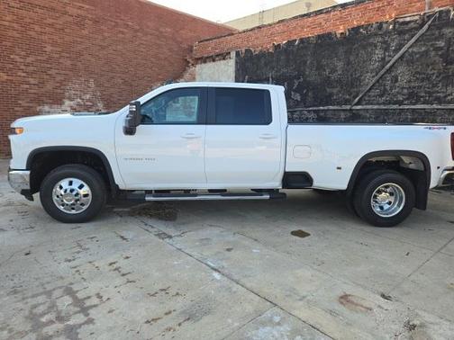 2025 Chevrolet Silverado 3500 LT