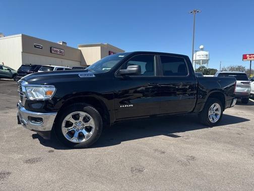Diamond Black Crystal Pearlcoat 2021 RAM 1500 Big Horn/Lone Star