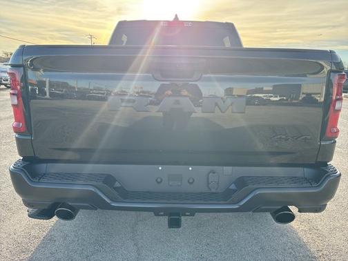 Diamond Black Crystal Pearlcoat 2026 RAM 1500 Tradesman