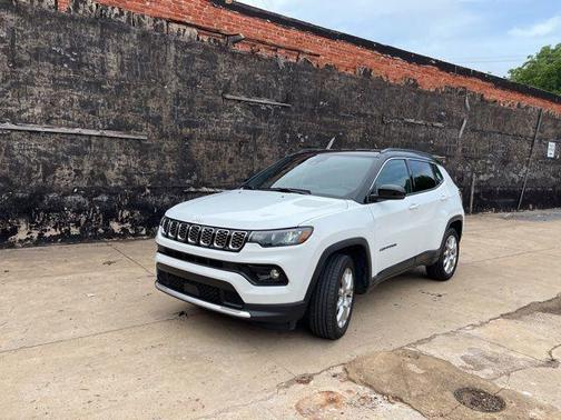 Bright White Clearcoat 2025 Jeep Compass Limited
