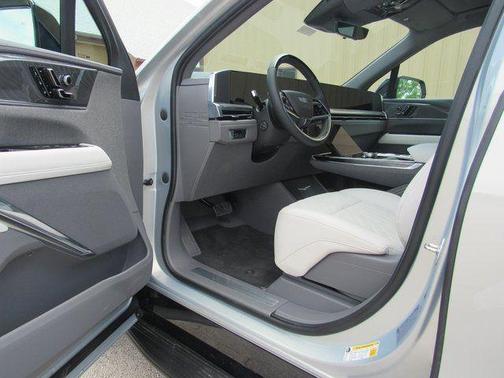 2025 Cadillac Escalade IQ Sport 1