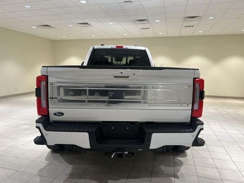 Star White Metallic Tri-Coat 2026 Ford F-350 Platinum