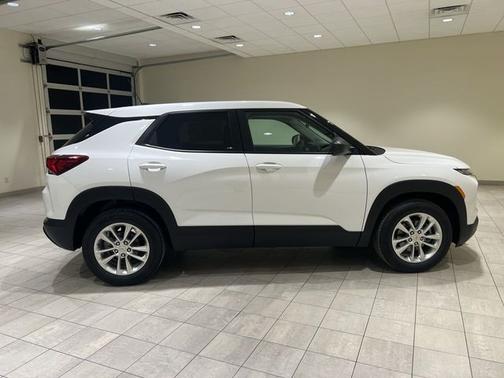 Summit White 2026 Chevrolet Trailblazer LS