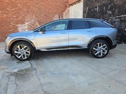 2026 Cadillac OPTIQ Luxury