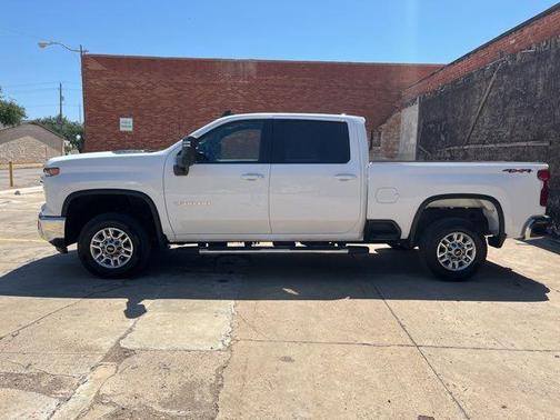 Summit White 2025 Chevrolet Silverado 2500 LT