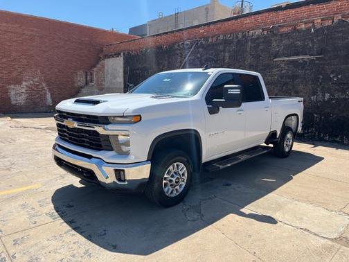 Summit White 2025 Chevrolet Silverado 2500 LT