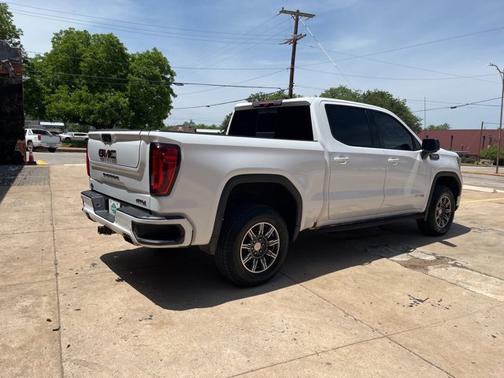 Summit White 2024 GMC Sierra 1500 AT4