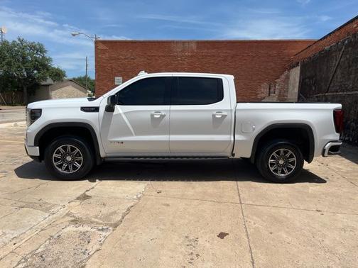 Summit White 2024 GMC Sierra 1500 AT4