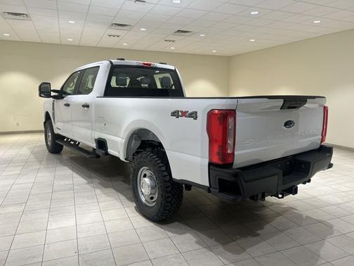 Oxford White 2026 Ford F-350