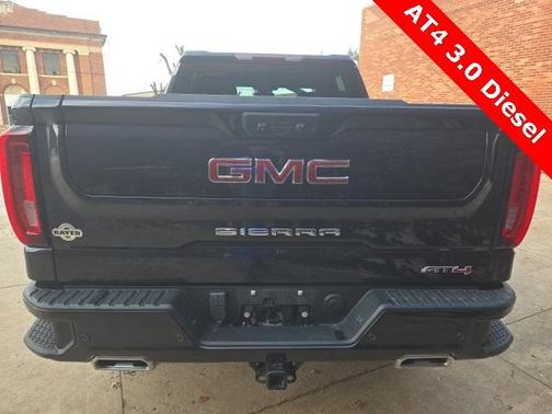 2023 GMC Sierra 1500 AT4