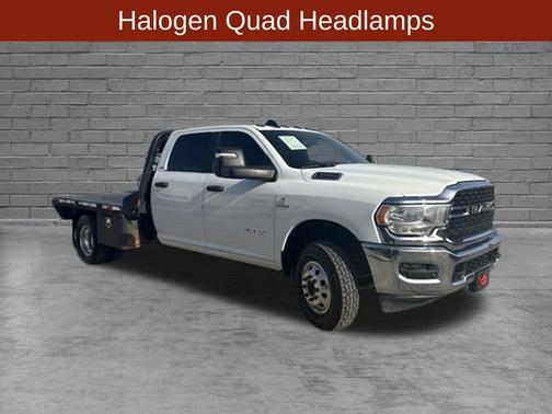 Bright White Clearcoat 2024 RAM 3500 SLT