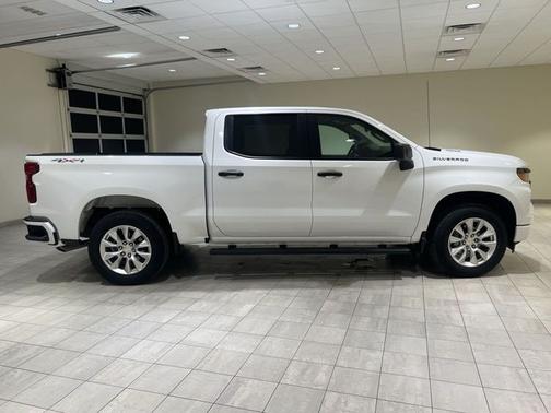 Summit White 2025 Chevrolet Silverado 1500 Custom