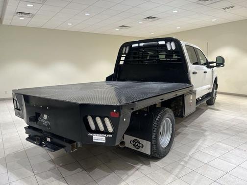 Oxford White 2025 Ford F-350 XL